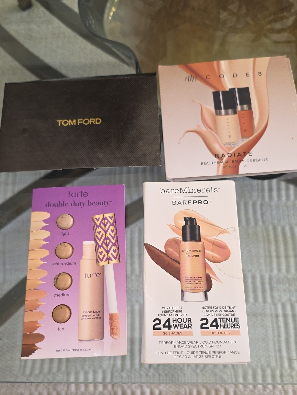 Tom Ford & Neutral Foundation Set in Beige, Tan, Light 4 Sample Pack